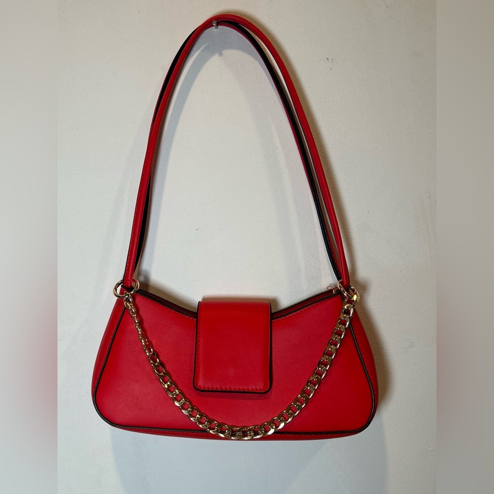 Red Bag With Gold Chin